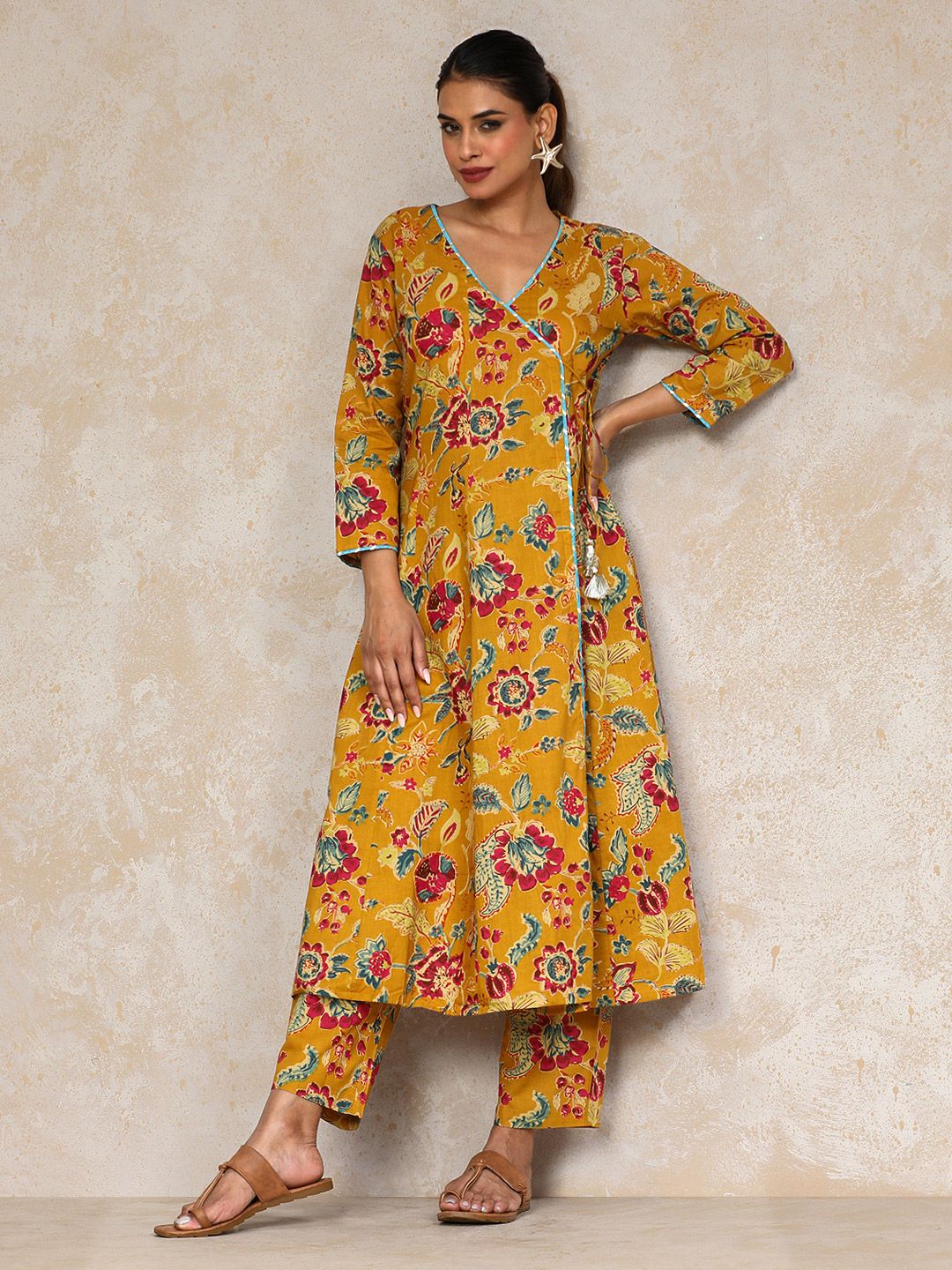 Dhiyona VA Women'sFloral Printed V-Neck Angrakha Kurta With Trousers