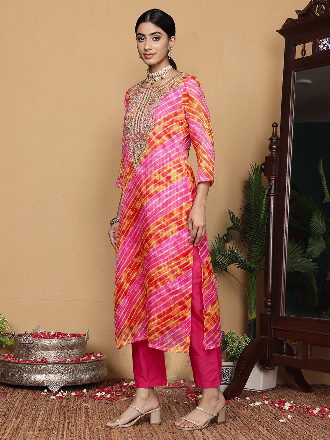Dhiyona VA Women's Dyed Regular Thread Work Kurta with Trousers & With Dupatta