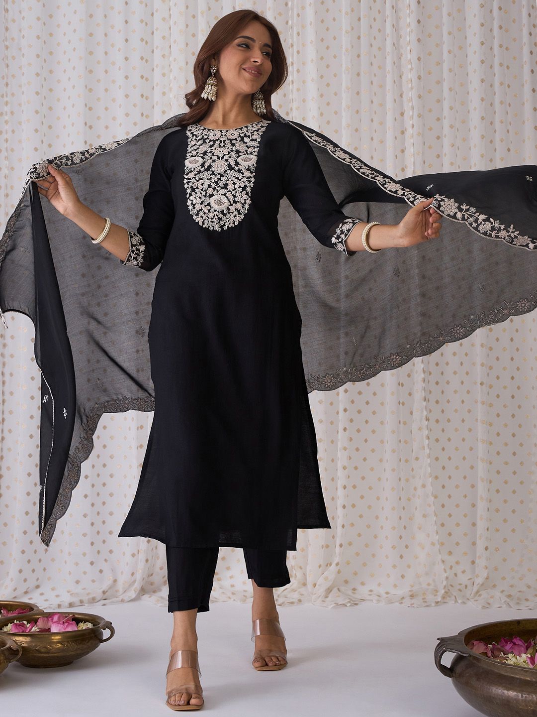 Dhiyona IE Black Floral Embroidered Thread Work Kurta with Trousers & Dupatta