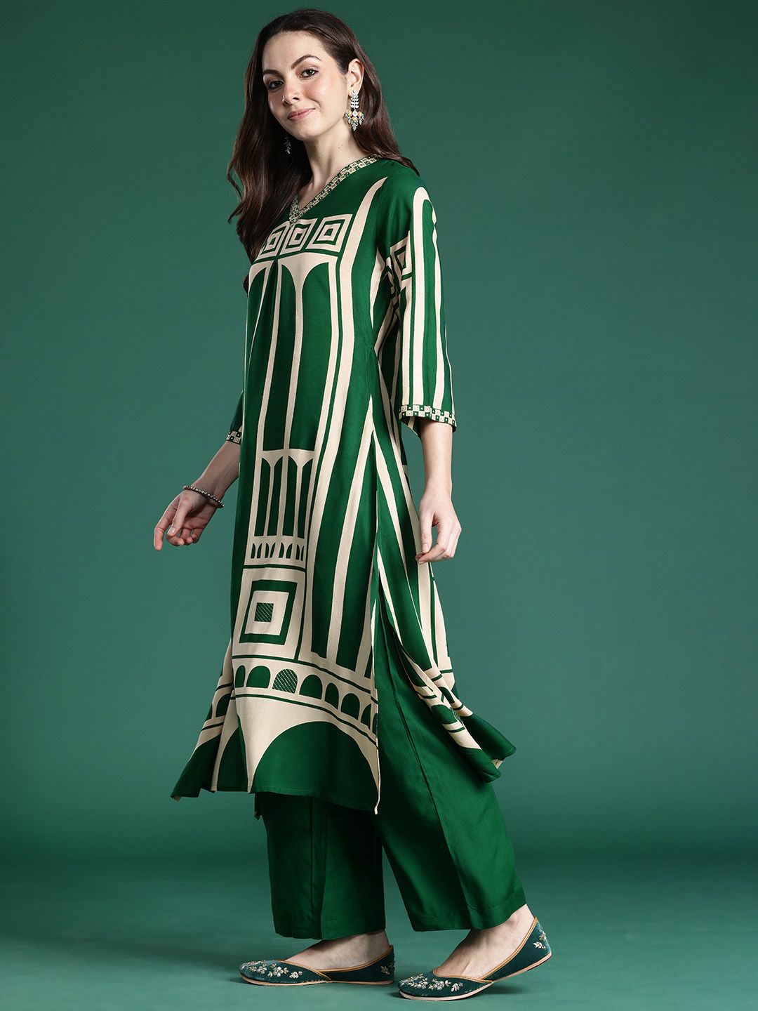 Dhiyona IE Women Printed Beads and Stones Kurta with Palazzos