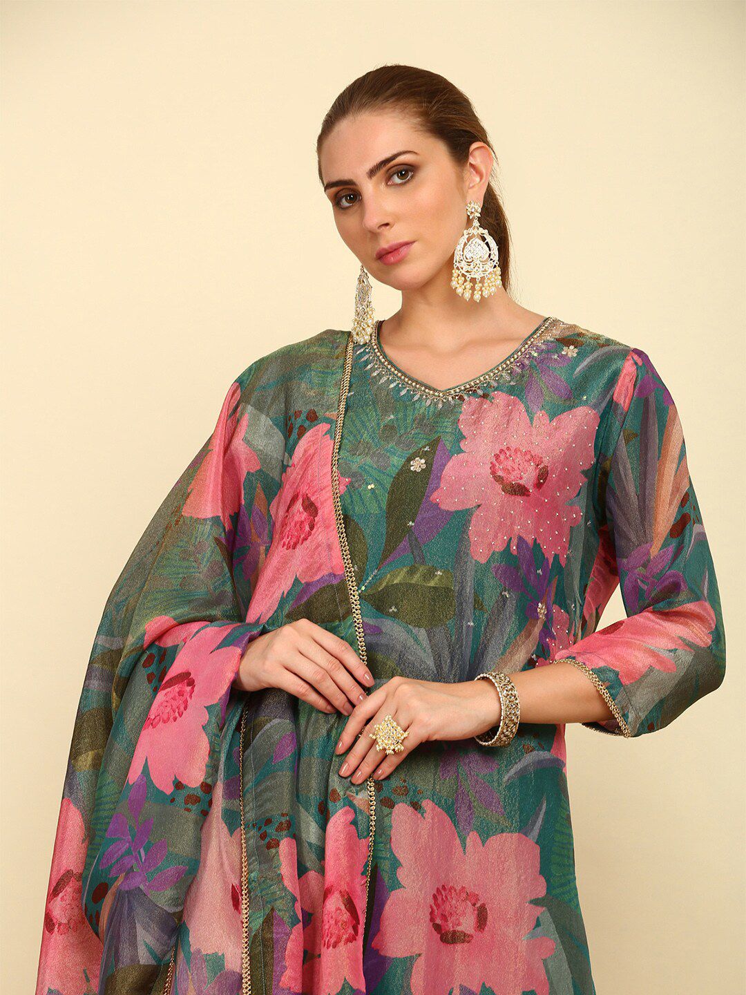 Dhiyona SO Women's Green Floral Printed Regular Beads & Stones Kurta With Trousers & Dupatta