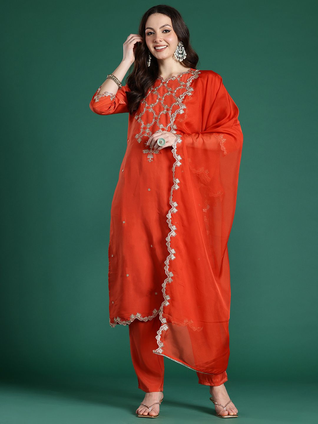 Dhiyona IE Floral Embroidered Kurta with Trousers & With Dupatta