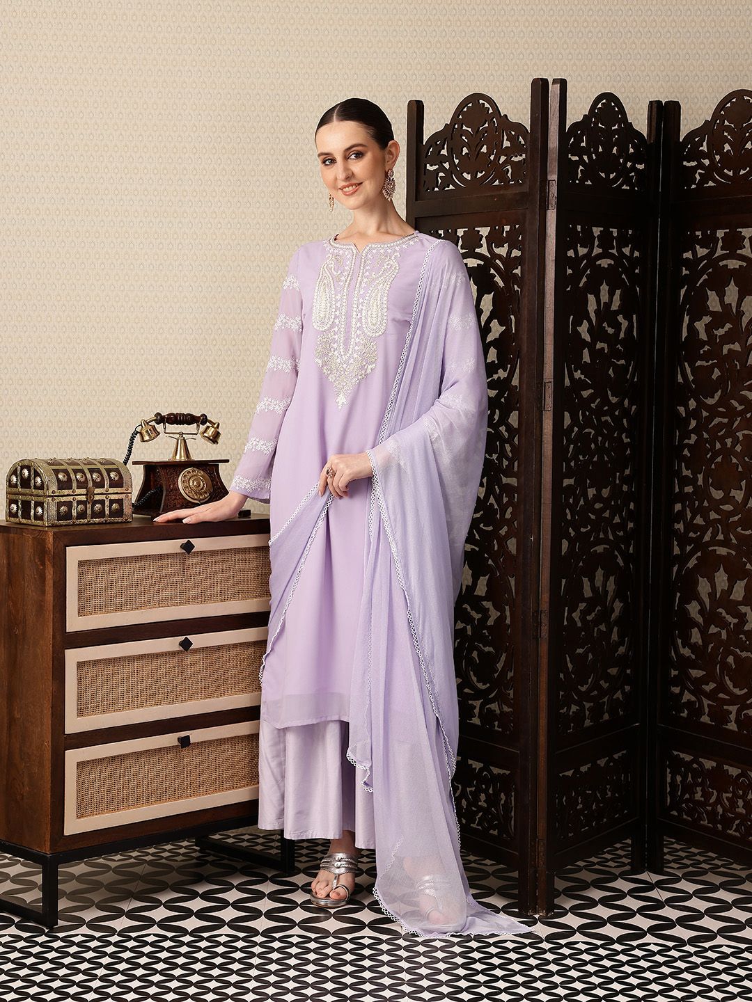 Dhiyona PD Women Paisley Yoke Design Thread Work Jashn Kurta with Sharara & Dupatta