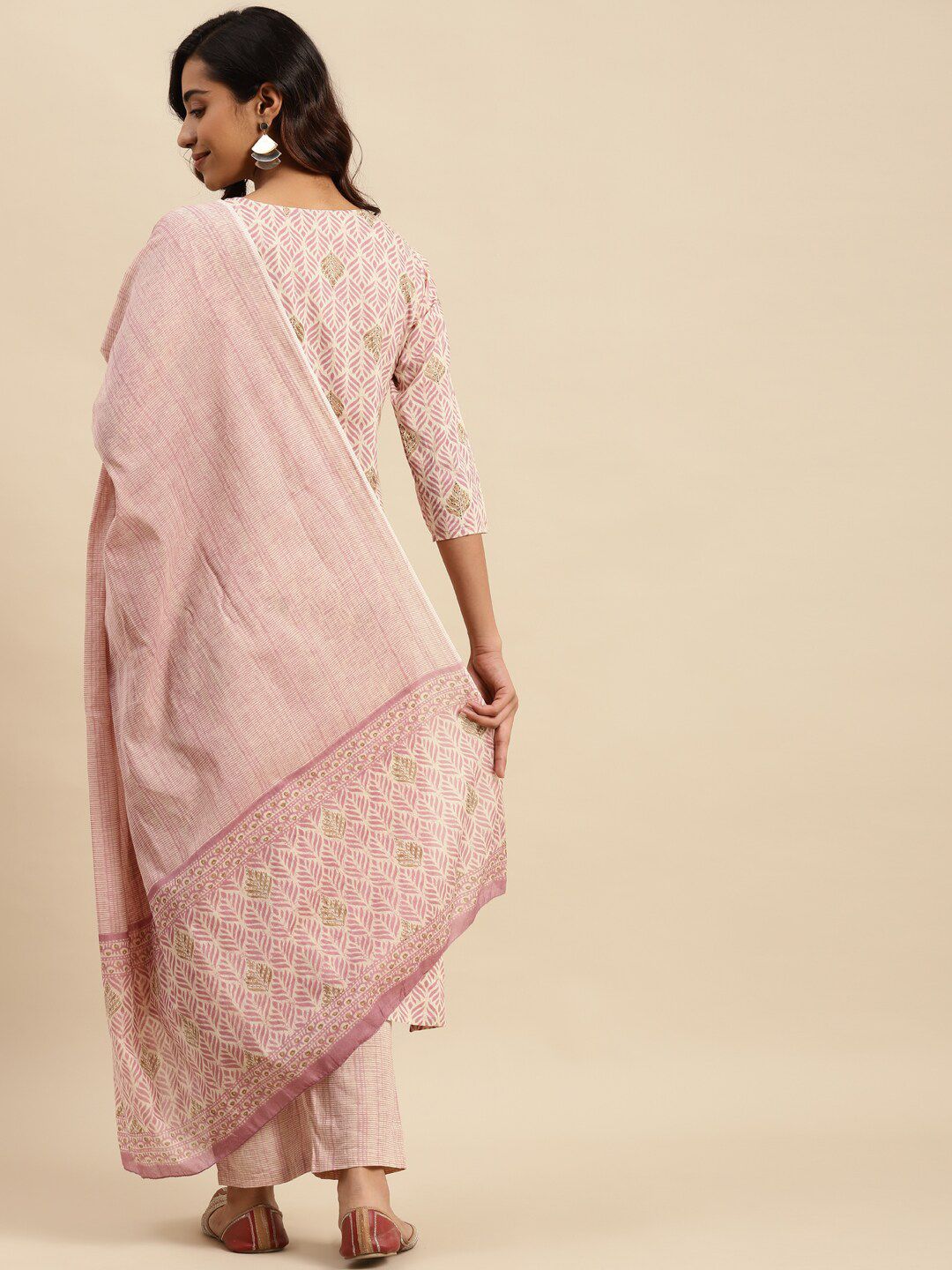 Dhiyona SN Women's Mauve Floral Printed Beads and Stones Kurta With Trouser & Dupatta