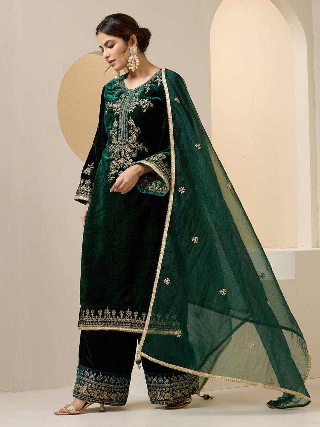 Dhiyona IS Women's Floral Motifs Zari Embroidered Velvet Kurta With Palazzos & Dupatta