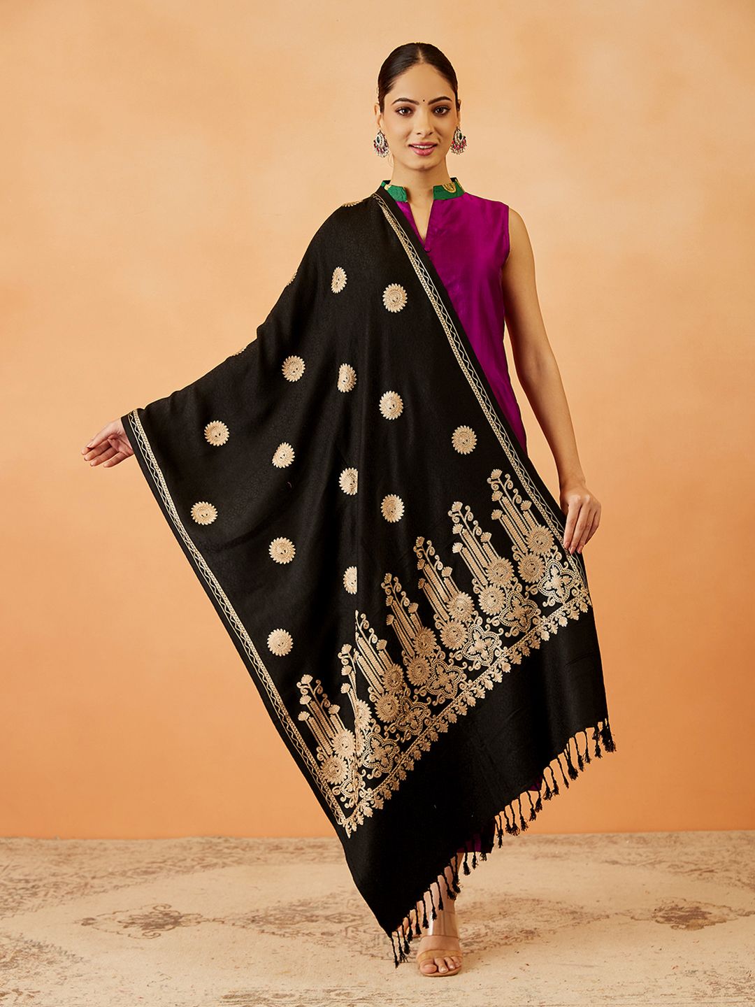 Dhiyona PA Women Floral Embroidered Shawl