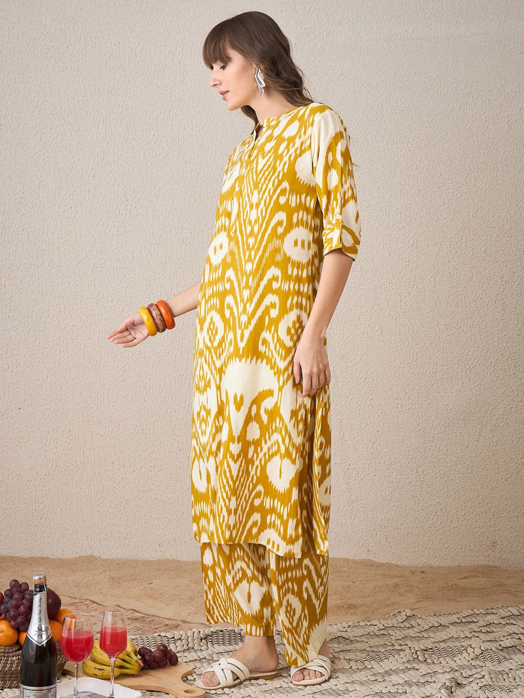 Dhiyona IE Ethnic Motifs Printed Mandarin Collar Straight Kurta With Palazzo