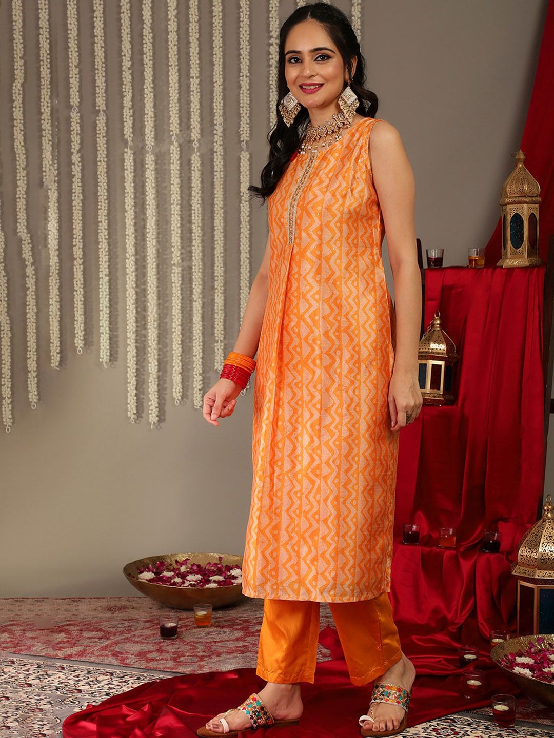 Dhiyona VA Women'sGeometric Printed Kurta & Trousers With Dupatta