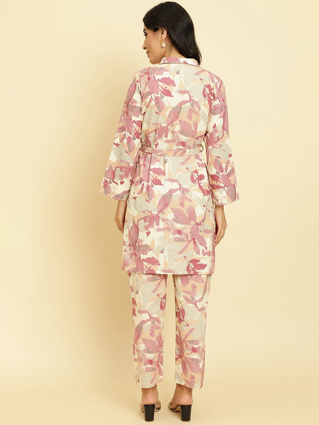 Dhiyona VA Women'sFloral Printed Regular Mirror Work Kurta with Trousers