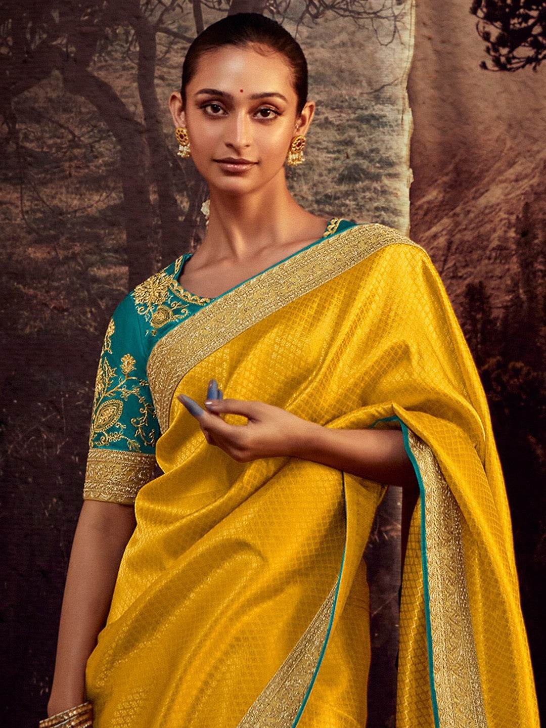 Dhiyona KM Women Yellow Woven Silk Kanjeevaram Saree