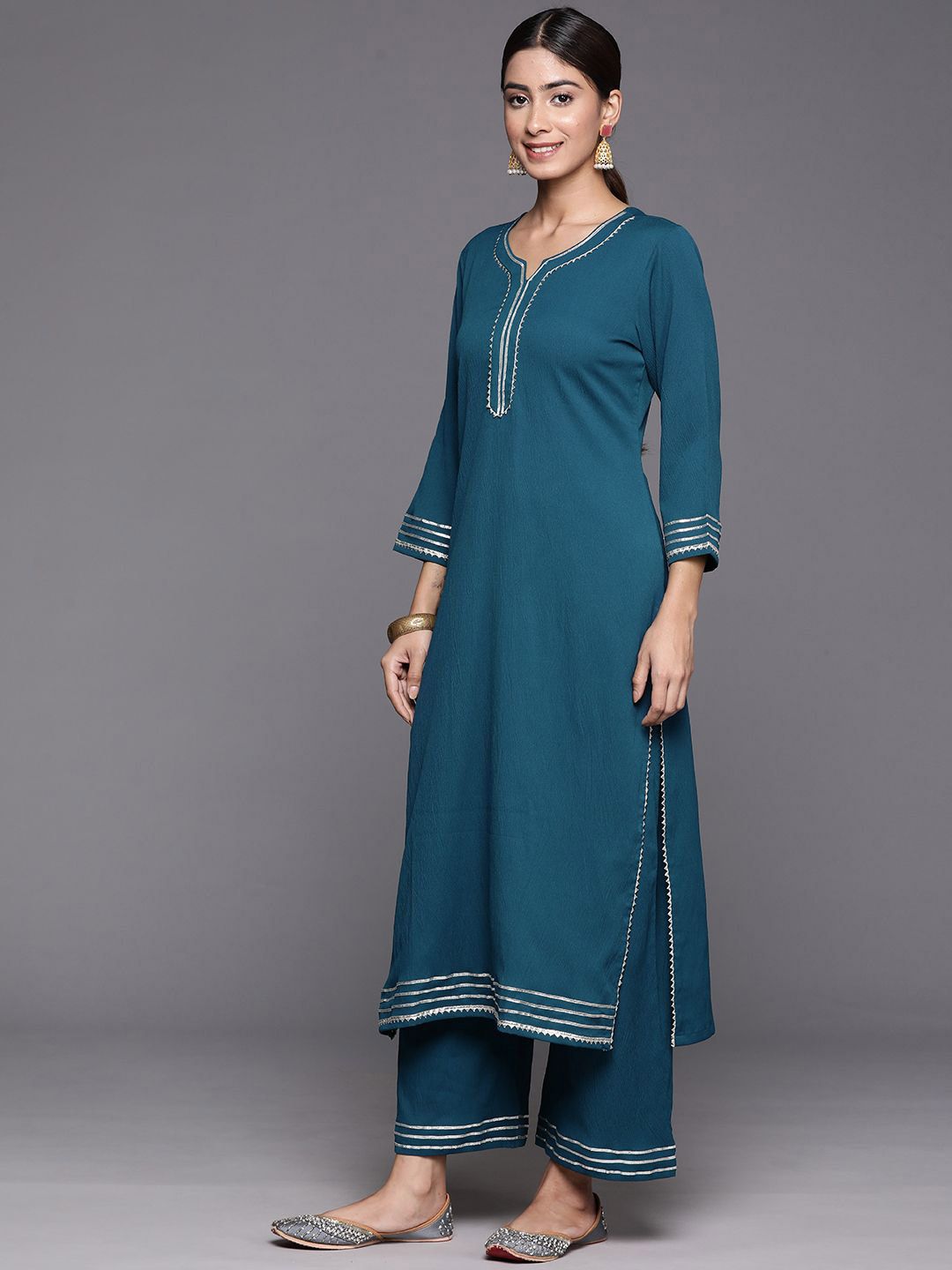 Dhiyona VA Women'sYoke Design Straight Kurta & Trousers With Dupatta