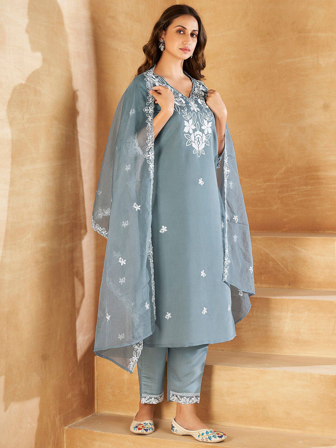 Dhiyona IE Floral V-neck Embroidered Regular Thread Work Kurta with Trousers & With Dupatta
