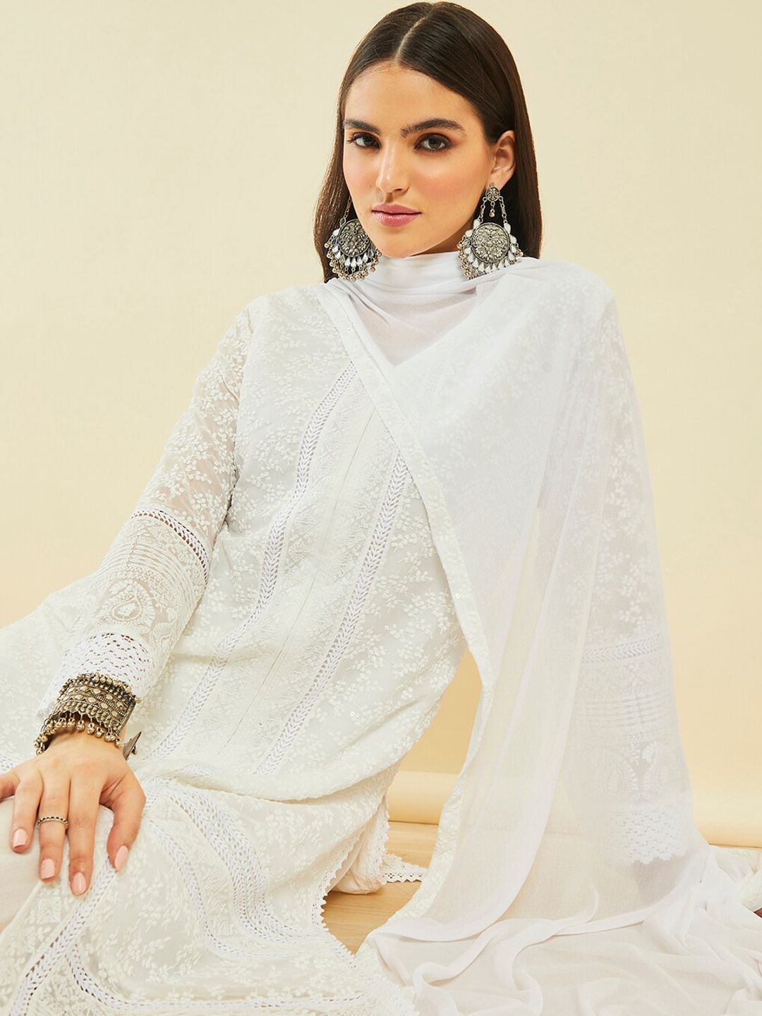 Dhiyona SO Women's Ethnic Motifs Embroidered Thread Work Kurta & Trousers With Dupatta