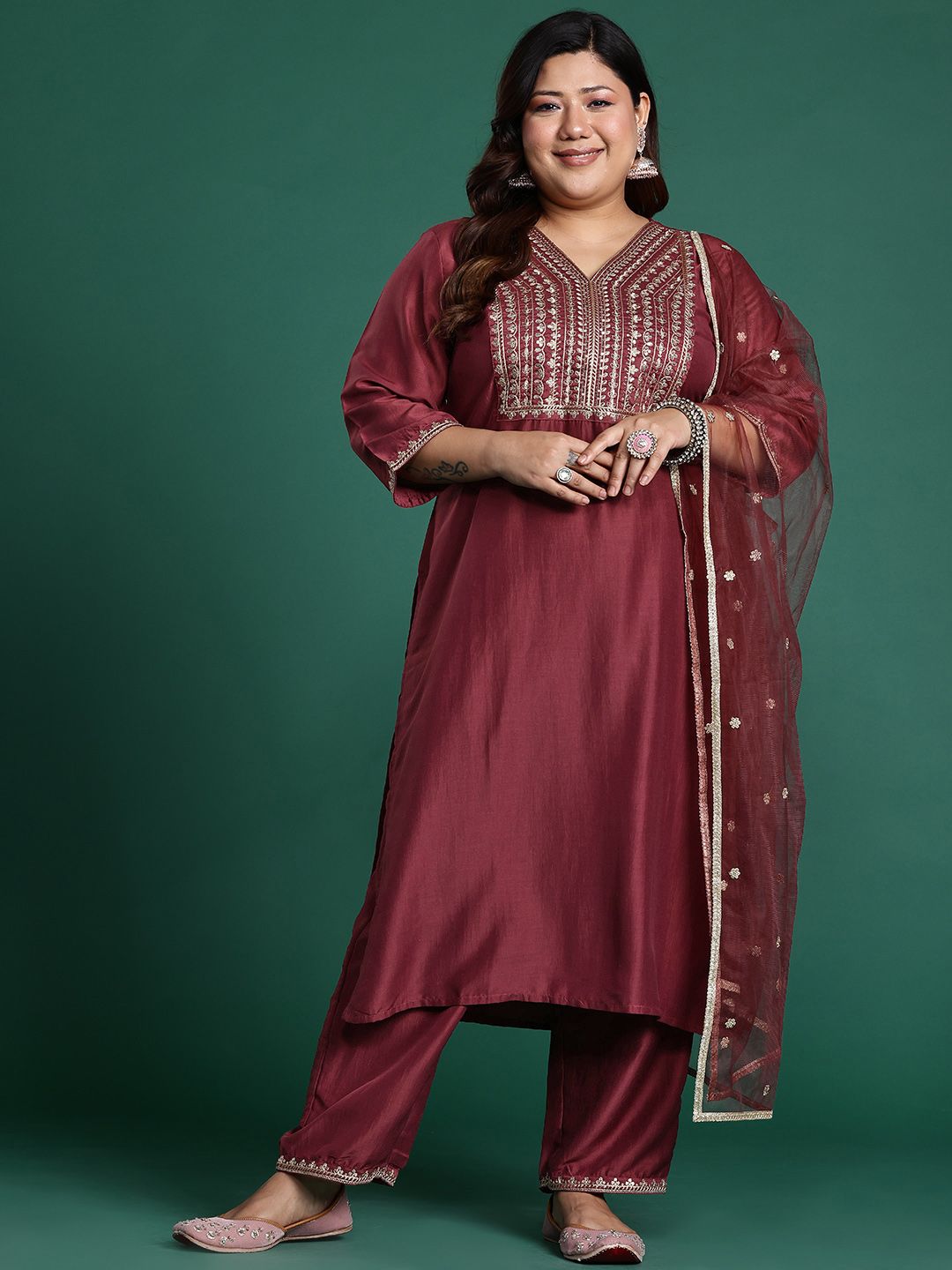Dhiyona IE Plus Size Ethnic Motifs Embroidered Sequinned Kurta With Trousers & Dupatta