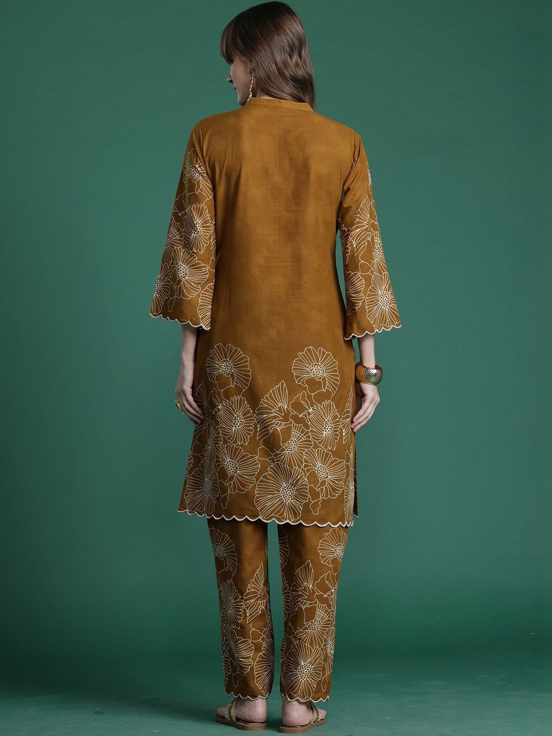 Women Floral Embroidered Regular Thread Work Pure Cotton Kurta with Trousers