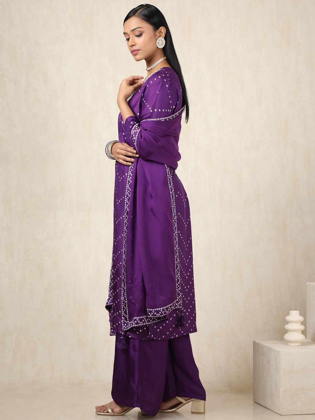 Dhiyona SO Women's Bandhani Printed V-Neck Beads And Stones Straight Kurta With Palazzos And Dupatta