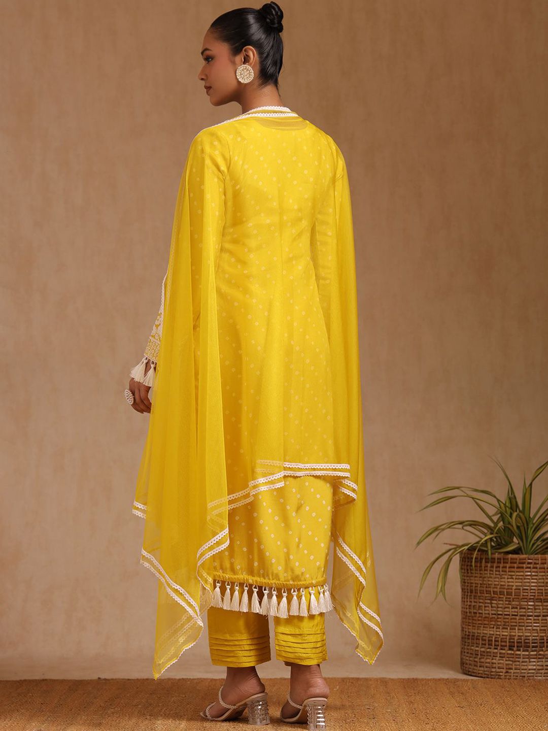Dhiyona SO Women's Bandhani Printed Thread Work Straight Kurta with Trouser & Dupatta