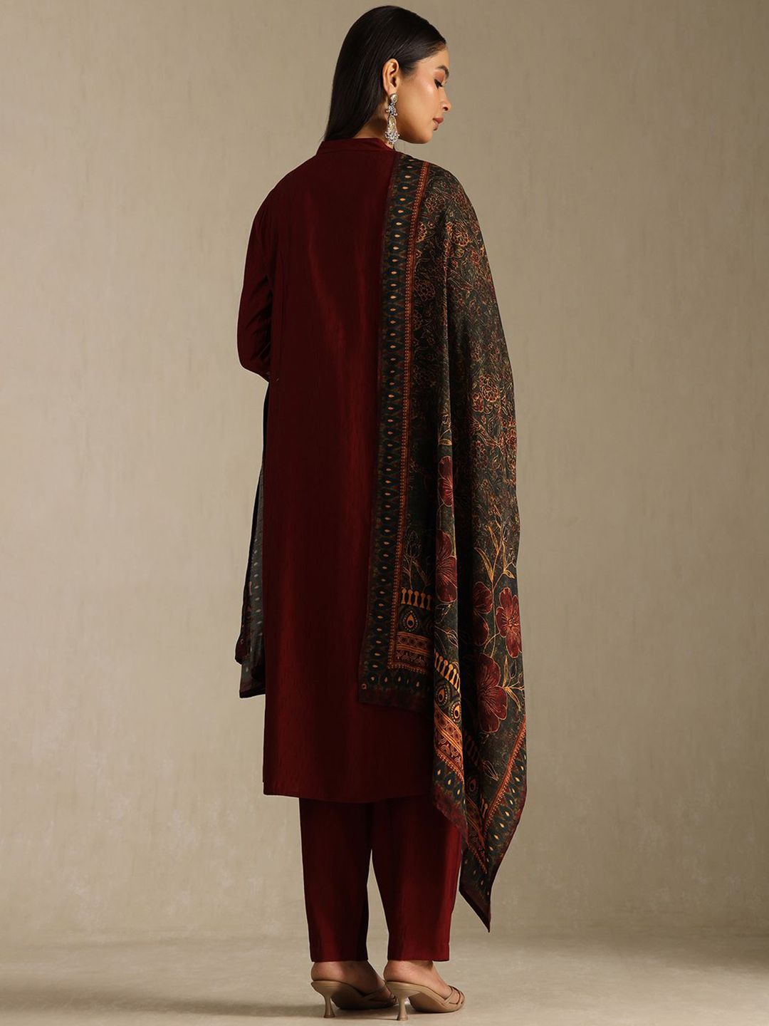 Dhiyona SO Women's V-Neck A-Line Kurta With Trousers & Dupatta