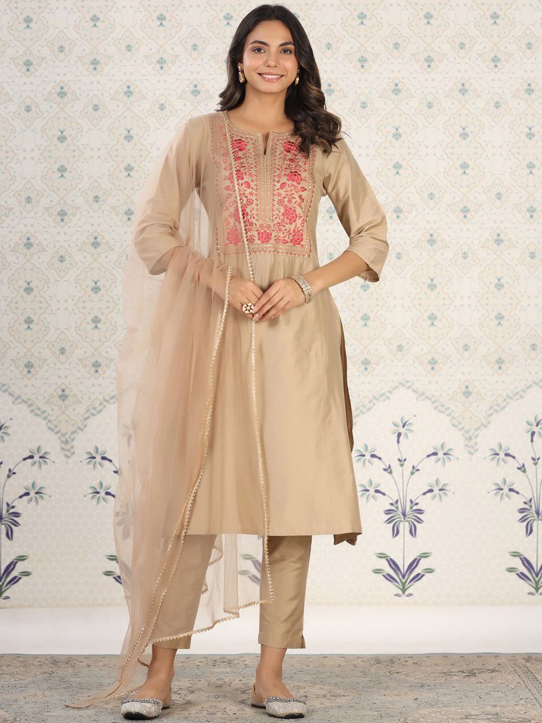 Dhiyona OD Floral Yoke Design Sequinned Kurta with Trousers & Dupatta