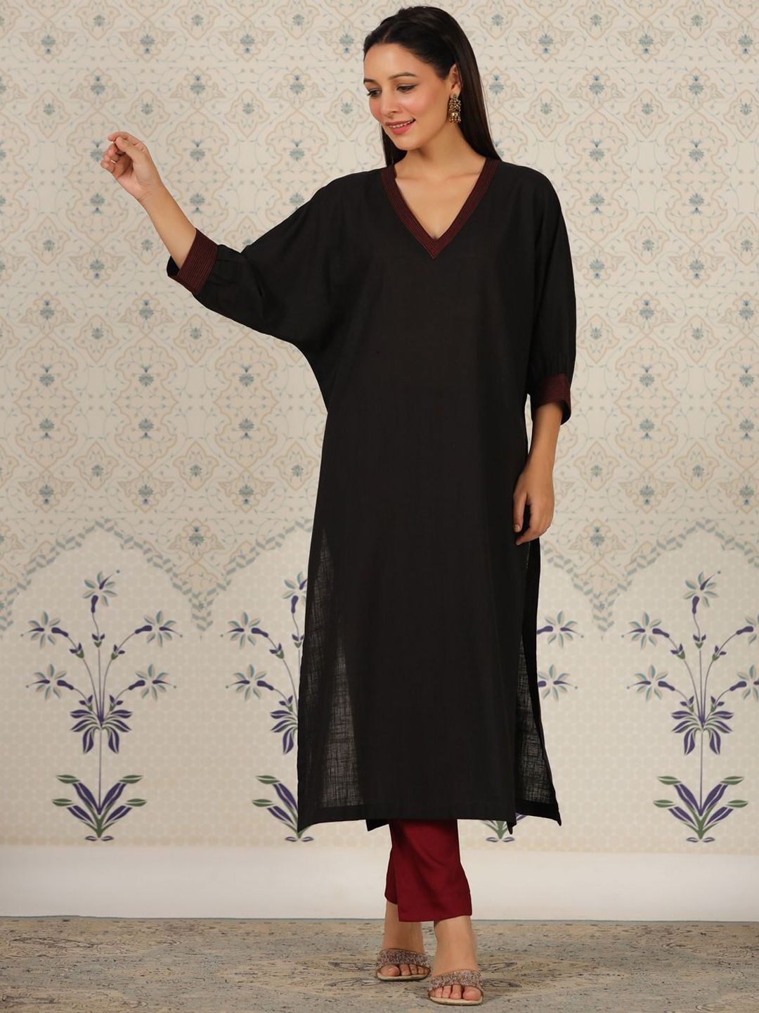Dhiyona OD V Neck Thread Work Kurta