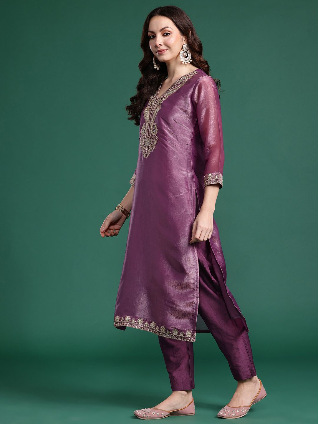 Dhiyona IE Floral Embroidered Kurta with Trousers & Dupatta