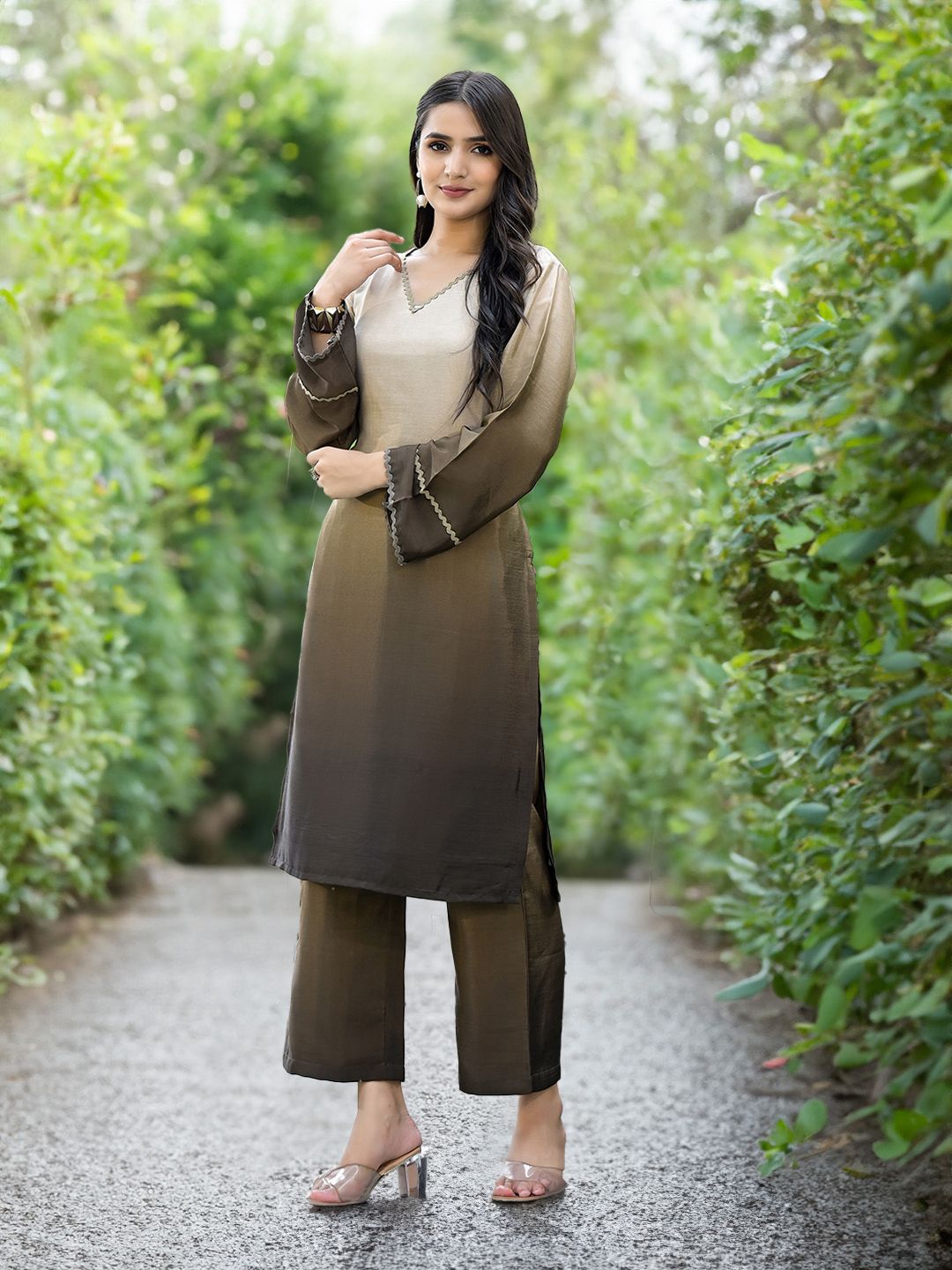 Dhiyona VA Women'sOmbre Dyed V-Neck Straight Kurta With Trousers