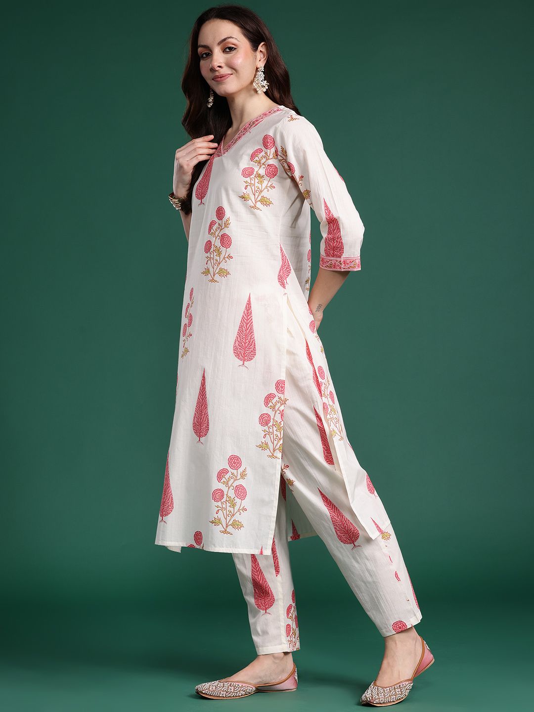 Dhiyona IE Floral Printed Regular Pure Cotton Kurta with Trousers & With Dupatta