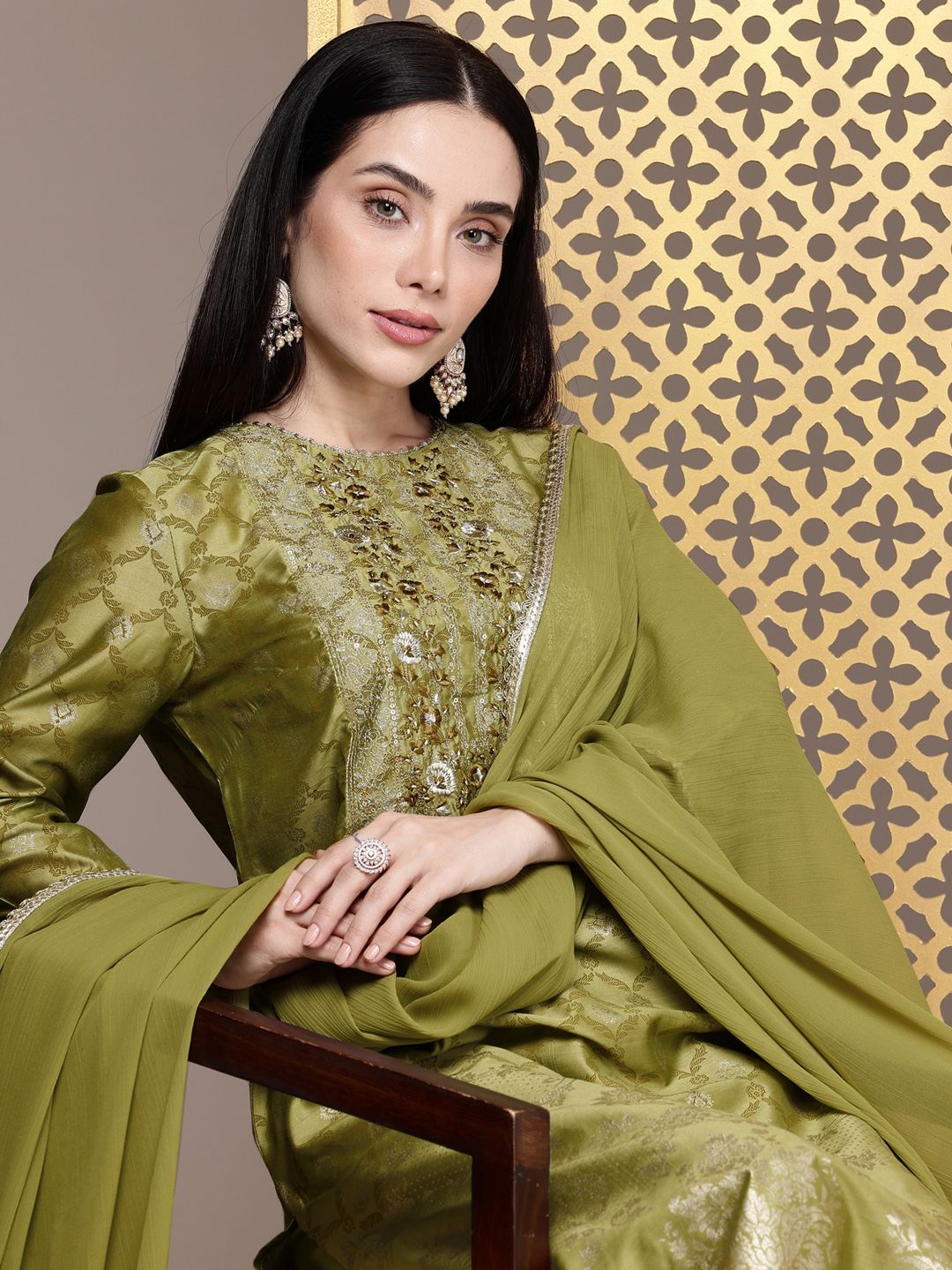 Dhiyona PD Women Floral Embroidered Sequinned Jashn Kurta with Palazzos & With Dupatta