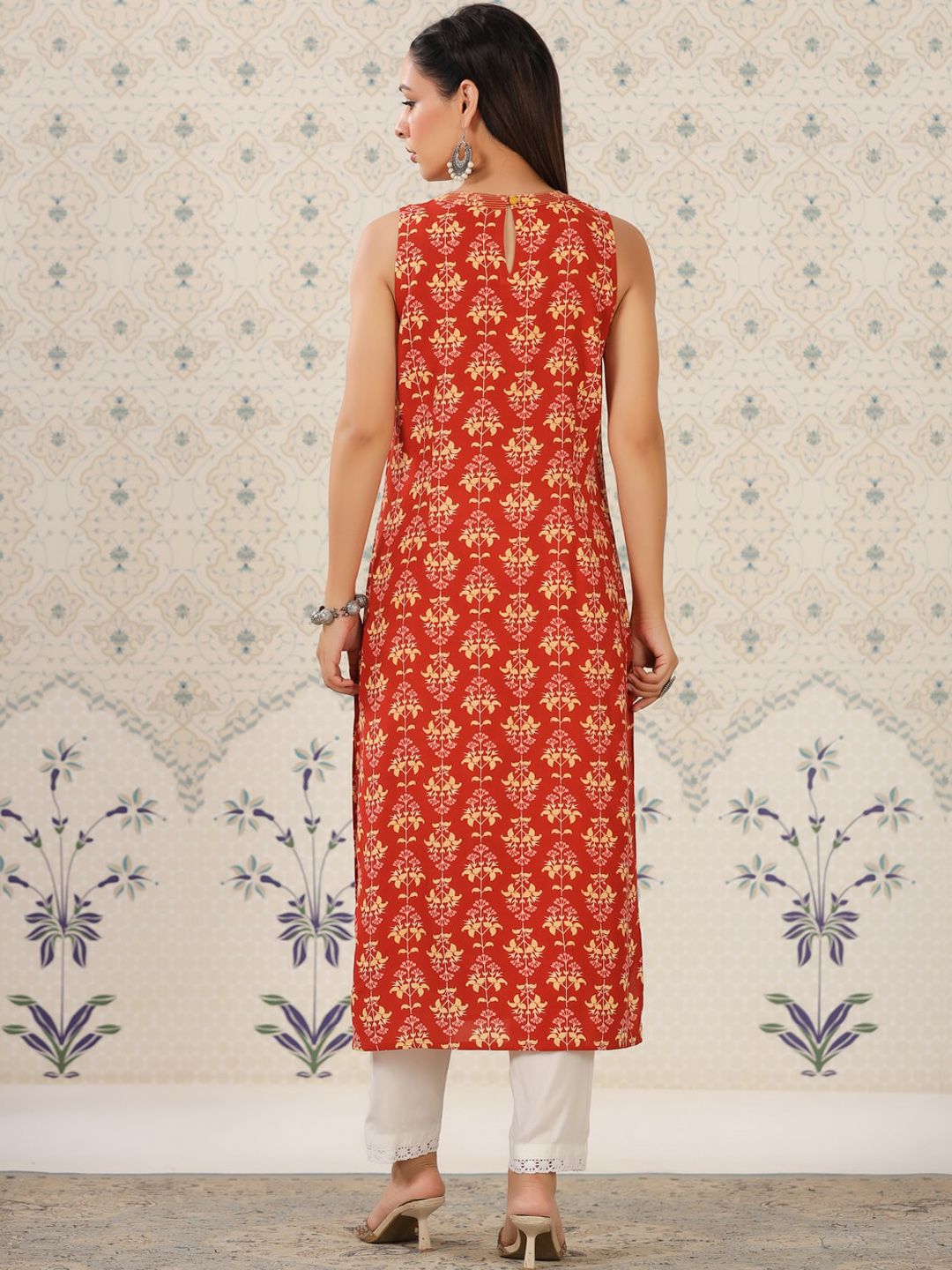 Dhiyona OD Ethnic Motifs Printed Sleeveless Straight Kurta