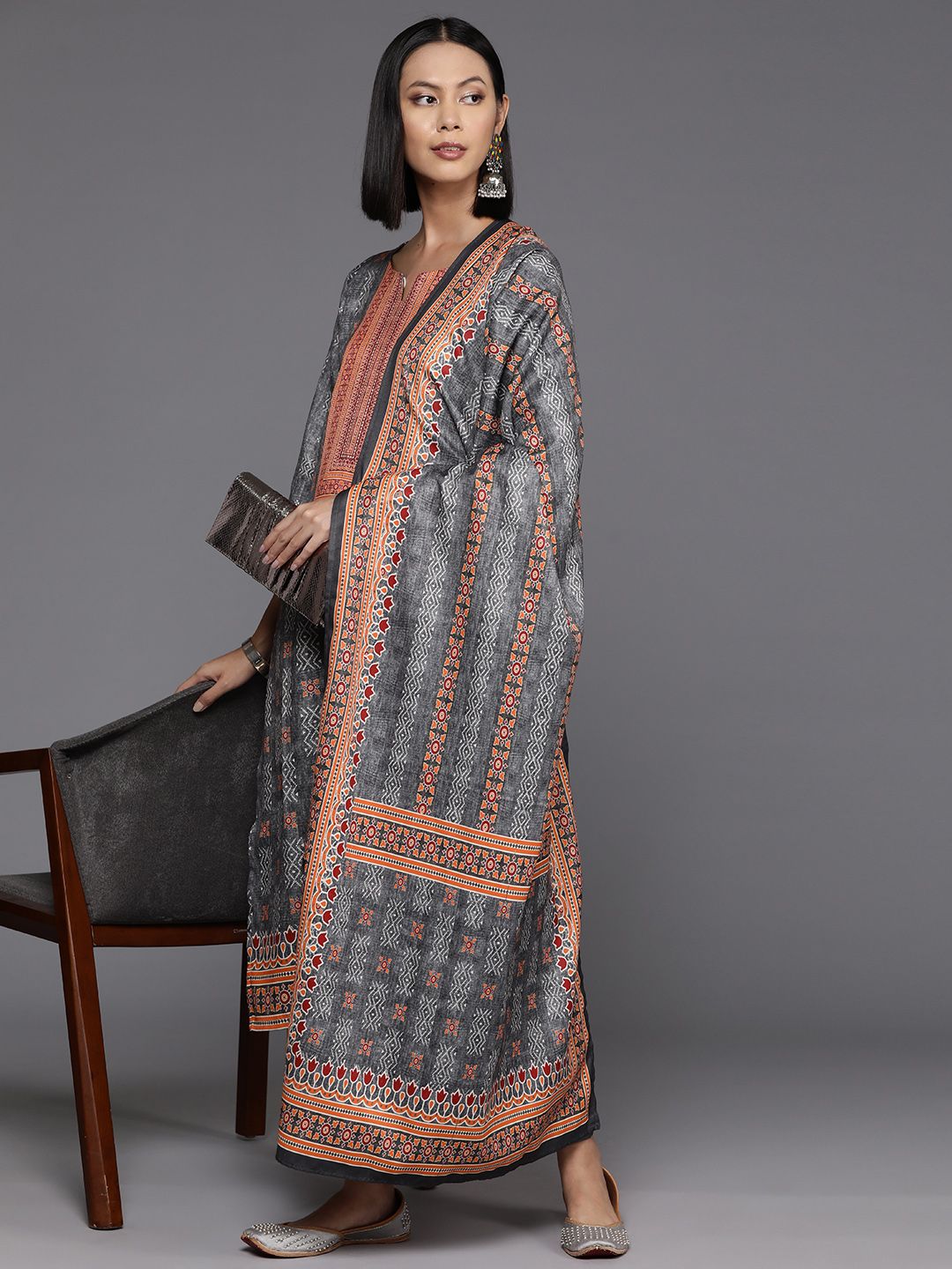 Dhiyona VA Women'sEthnic Motif Printed Wool Blended Winter Straight Kurta Set with Printed Dupatta