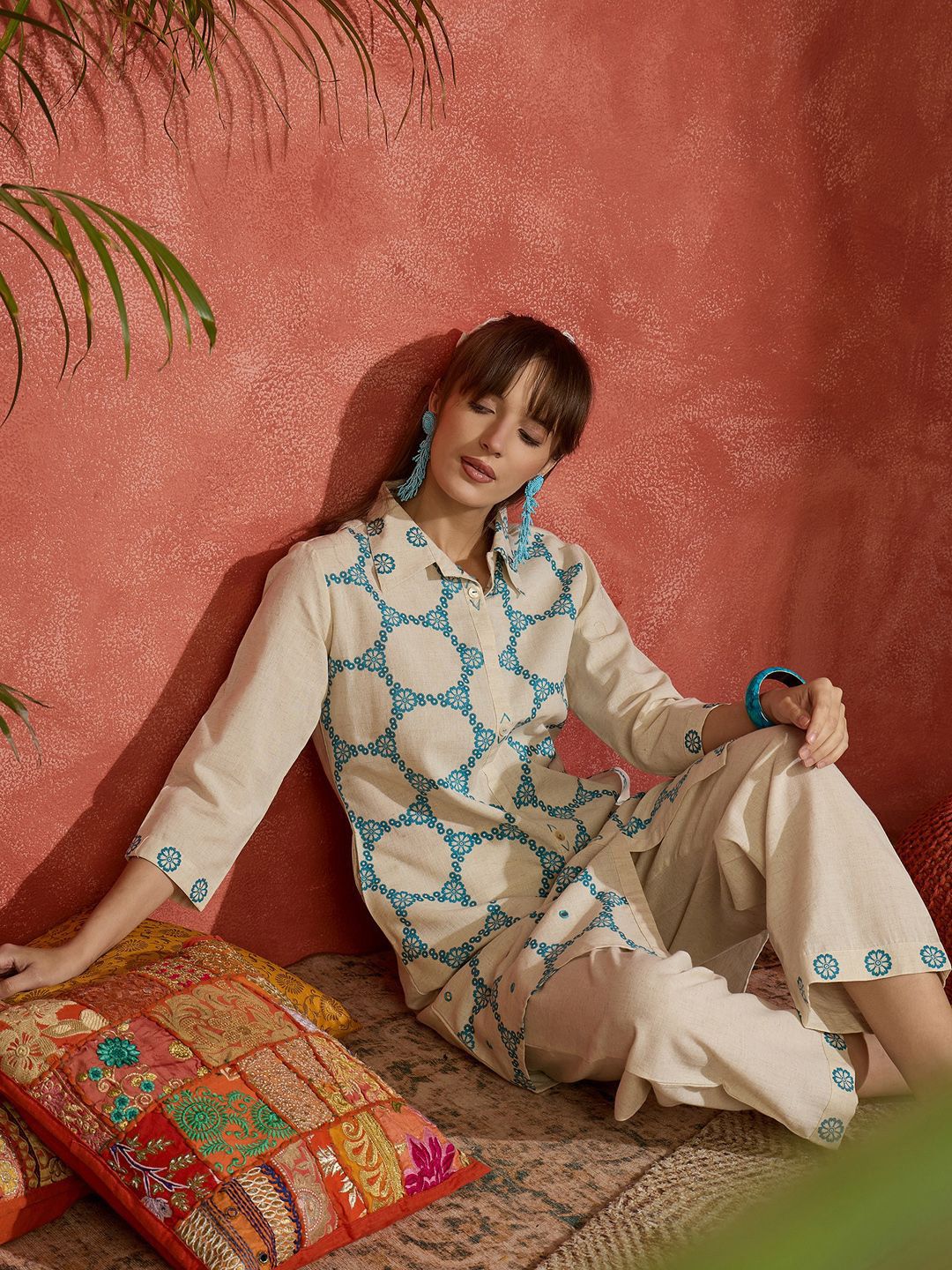 Dhiyona IE Floral Screen Printed Shirt Collar Straight Kurta With Trousers
