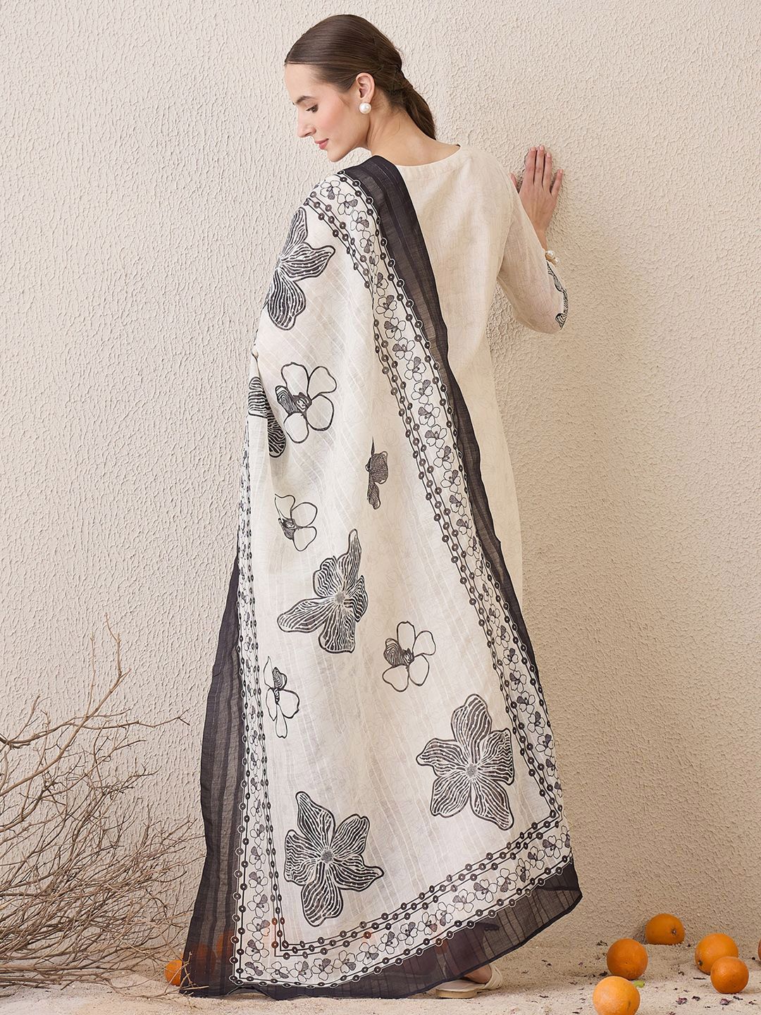 Dhiyona IE Floral Embroidered Notch Neck Sequinned Linen Kurta With Trousers & Dupatta