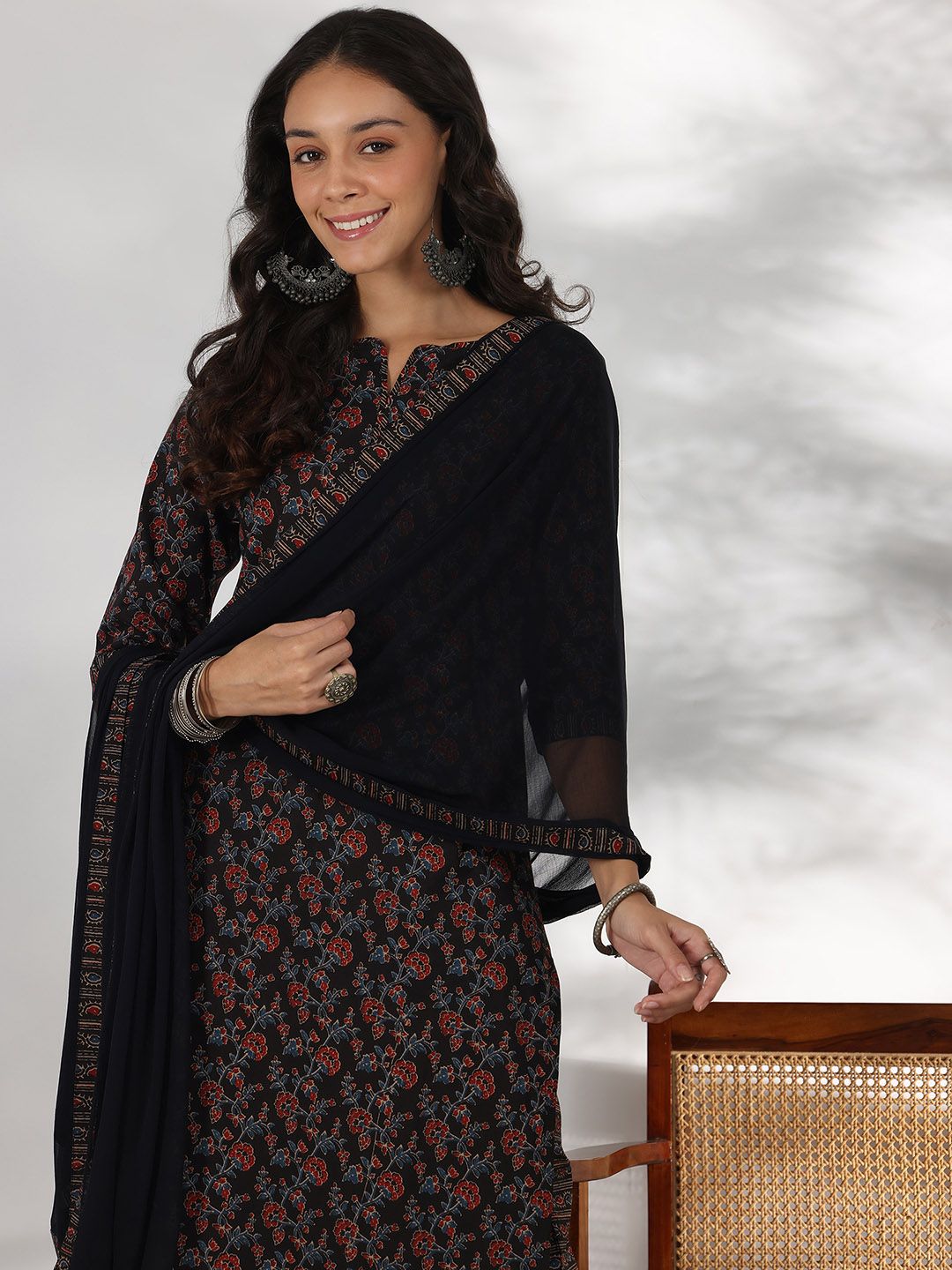 Dhiyona LB Women's Floral Printed Notch Neck Pure Cotton Straight Kurta with Palazzo & Dupatta