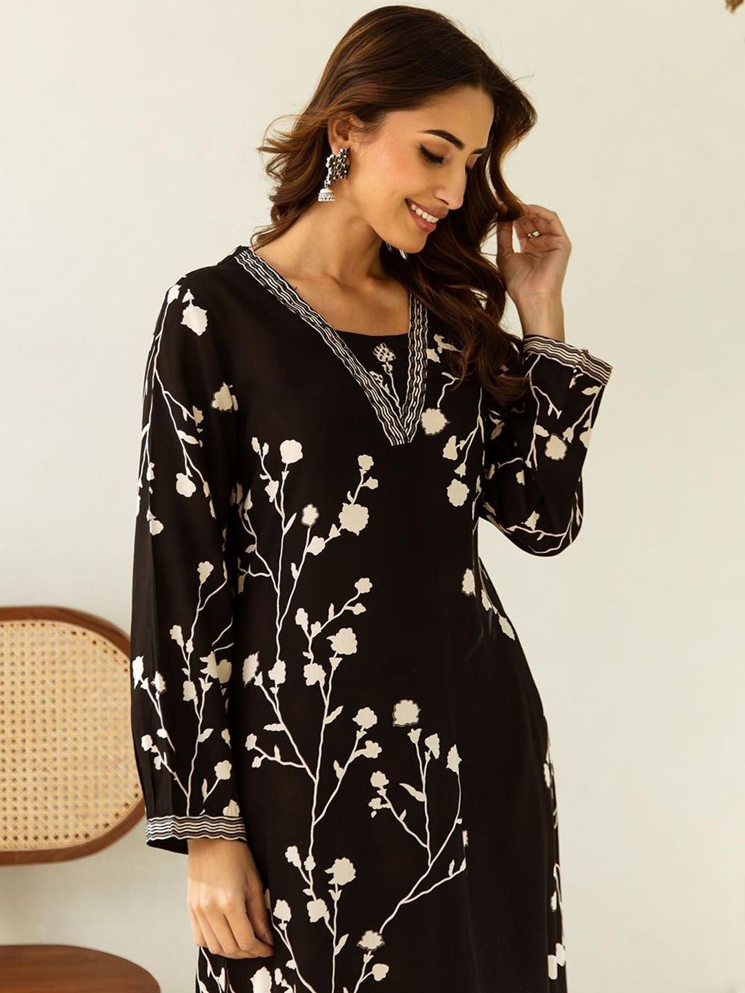 Dhiyona IS Women's Women Floral Printed Kurta with Palazzo