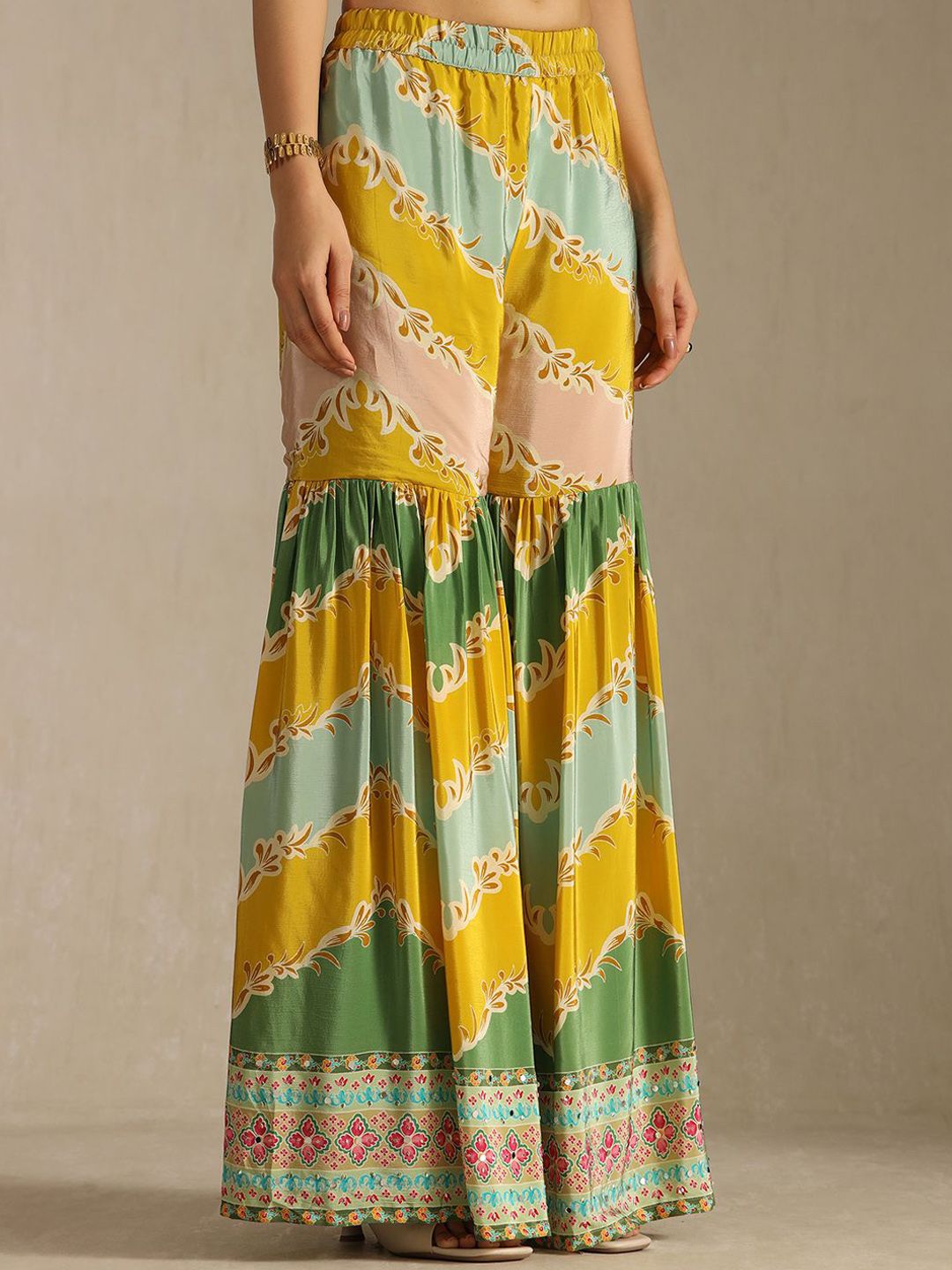 Dhiyona SO Women's Floral Printed Mirror Work Straight Kurta With Sharara & With Dupatta