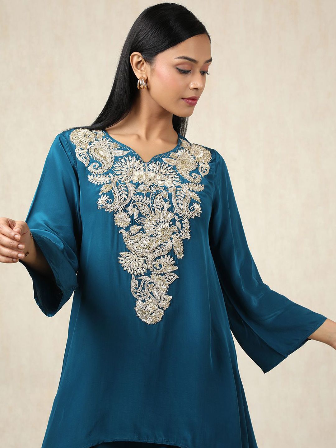 Dhiyona SO Women's Floral Embroidered V Neck Zari Work Silk Crepe Kurta With Palazzos