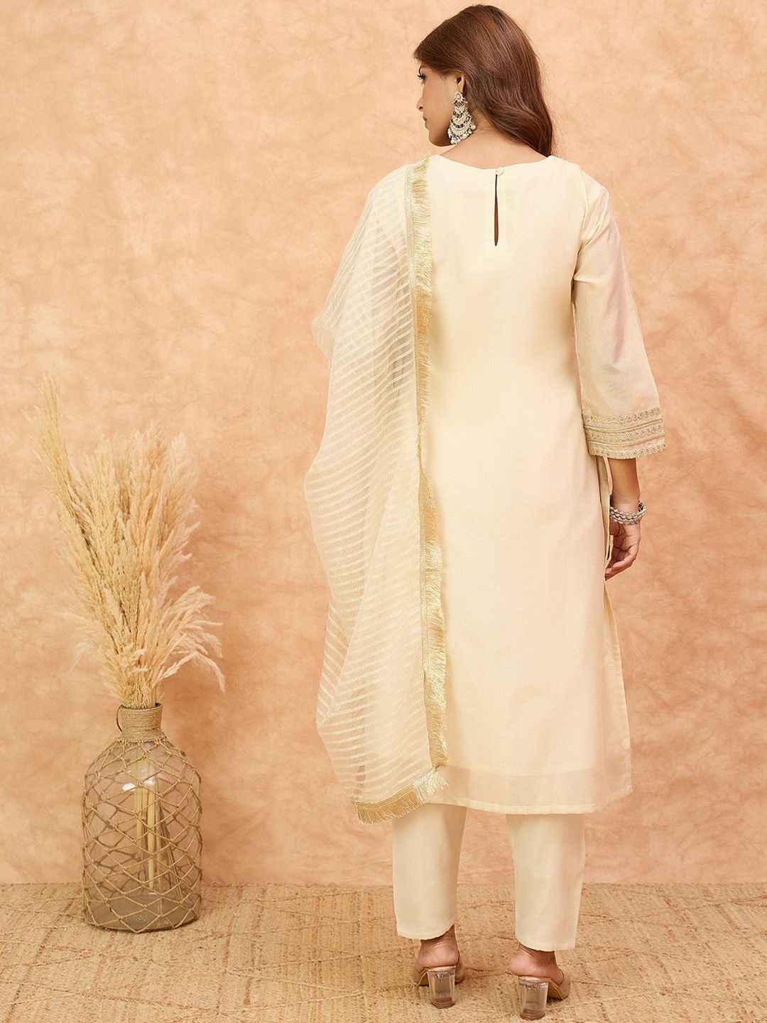 Dhiyona VA Women's Self Design Kurta with Pyjama & Dupatta