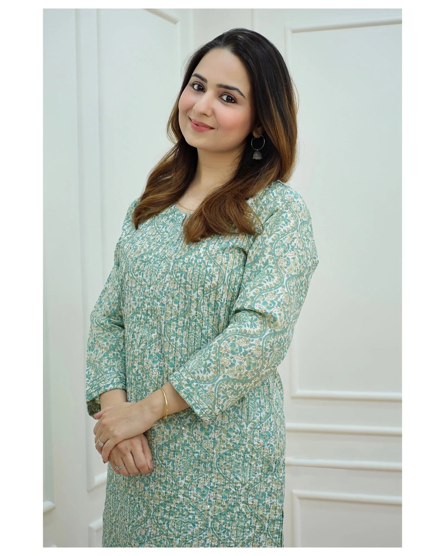 Women Pink Printed Viscose Rayon Kurta And Pant Set