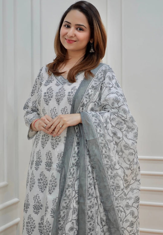 Women Black, White Printed Viscose Rayon Kurta, Pant And Dupatta Set
