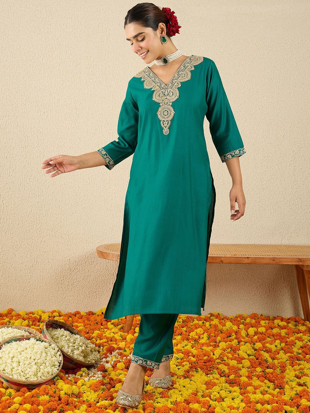 Women Ethnic Motifs Embroidered V-Neck Regular Sequinned Kurta with Trousers