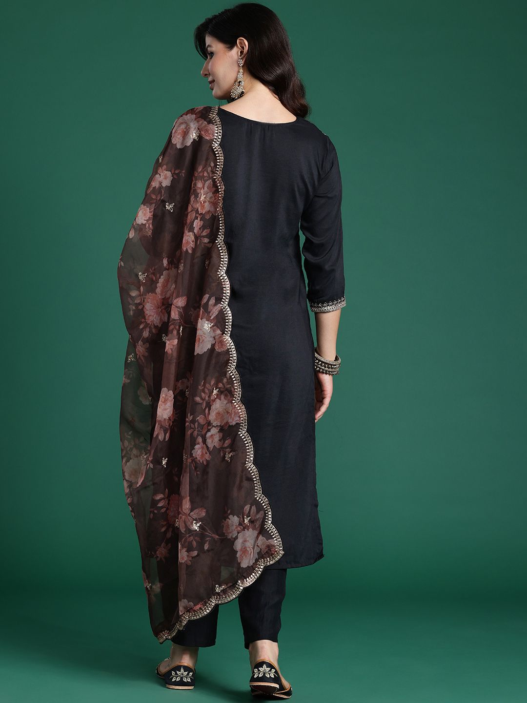 Dhiyona IE Ethnic Motifs Embroidered Sequinned Kurta With Trousers & Dupatta