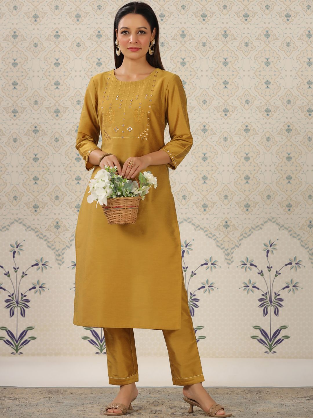 Dhiyona OD Geometric Embroidered Mirror Work Kurta With Trousers