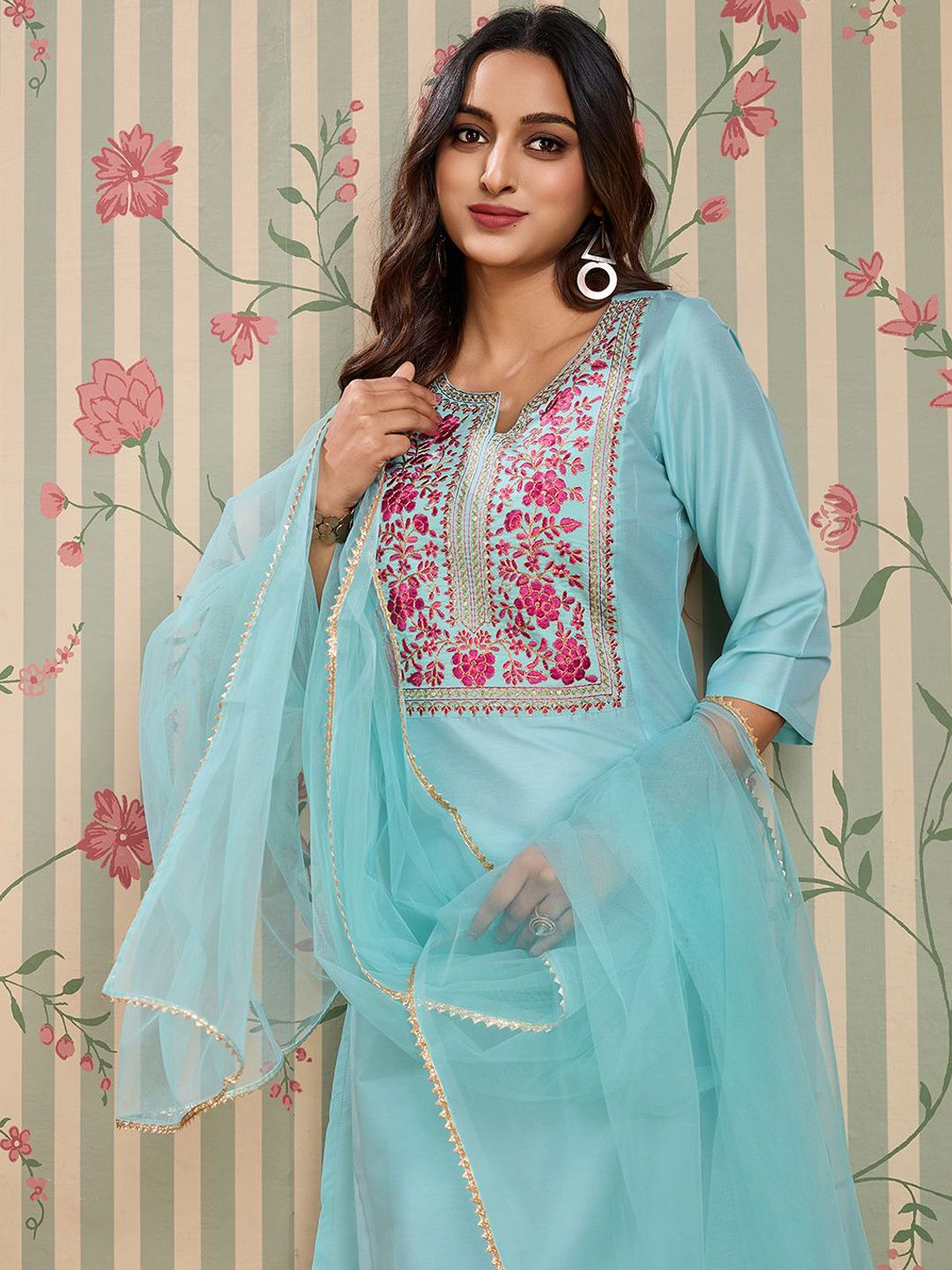 Dhiyona OD Floral Embroidered Notch Neck Kurta With Trousers And Dupatta