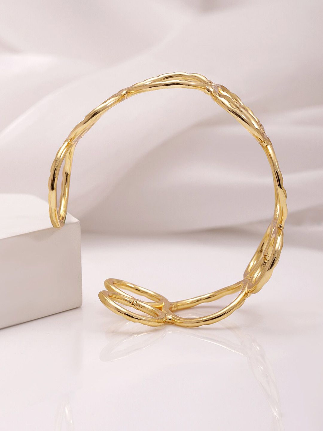 Dhiyona RJ Women's 18K Gold Plated Stylish and Circle Floral Design Cuff Bracelet