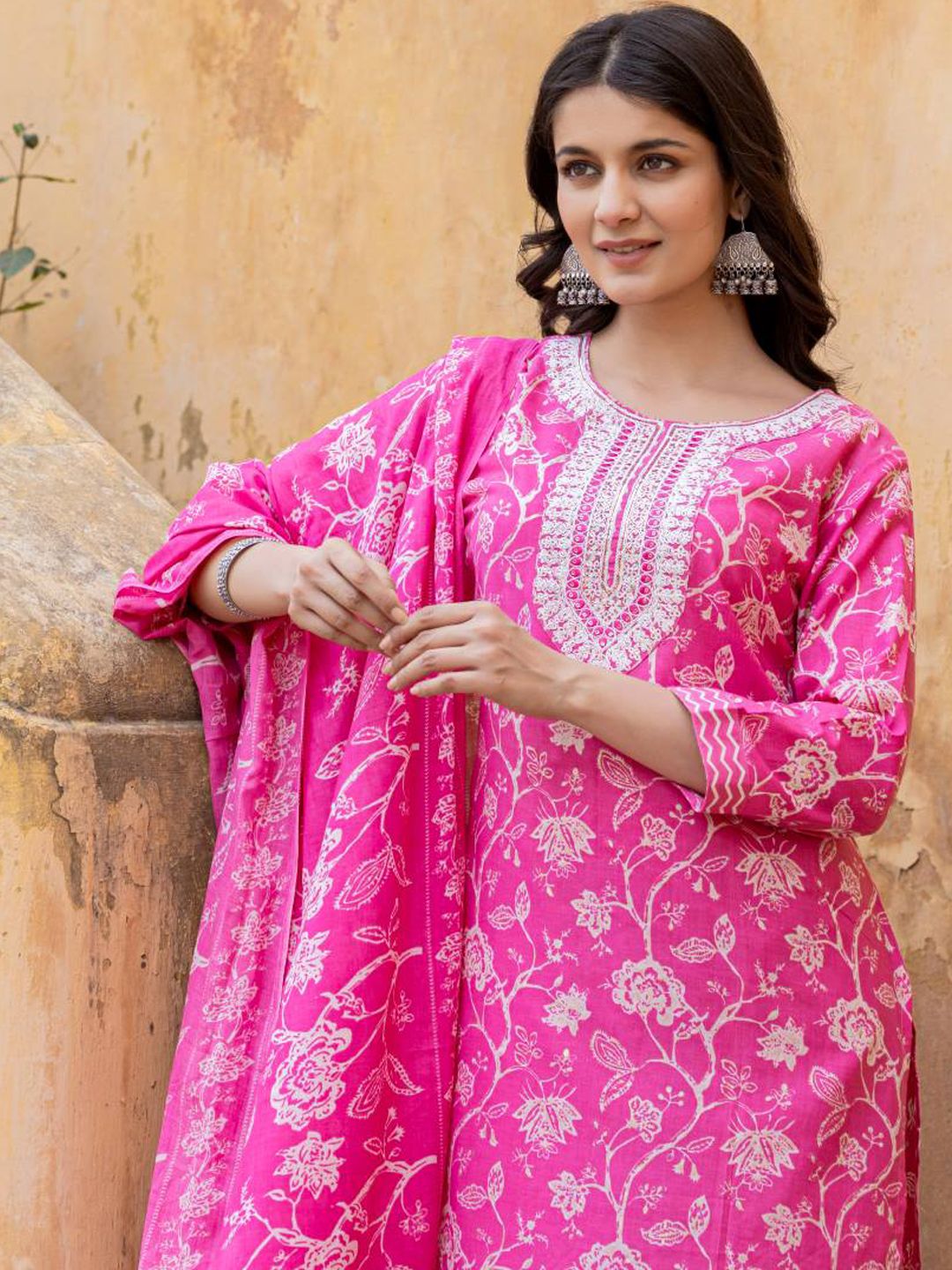 Dhiyona VA Women'sFloral Printed Regular Thread Work Kurta with Trouser & Dupatta