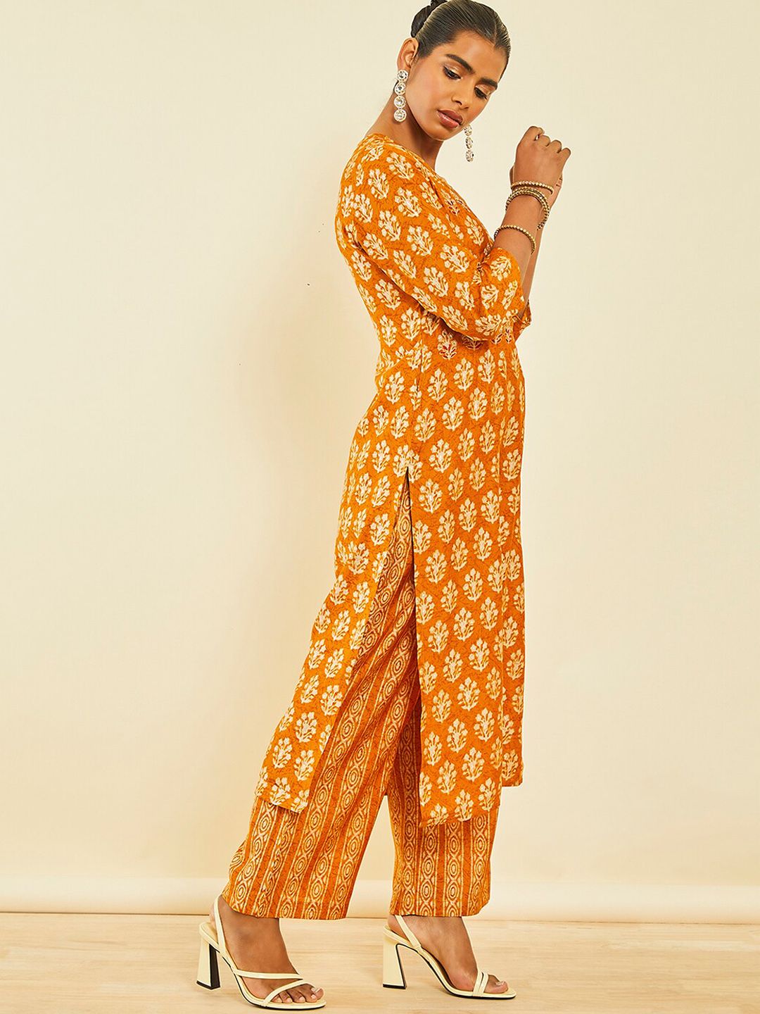 Dhiyona SO Women's Ethnic Motifs Printed Sequinned Kurta With Palazzos