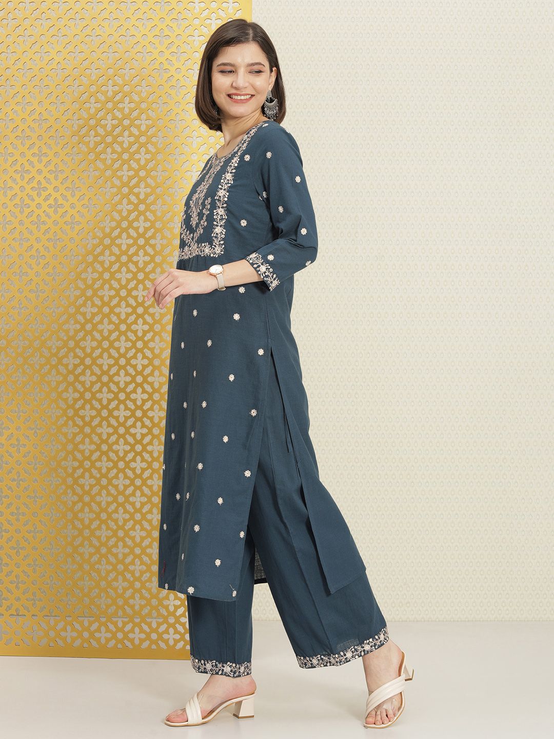 Dhiyona PD Women Women Navy Blue Thread Work Pure Cotton Kurta with Trousers