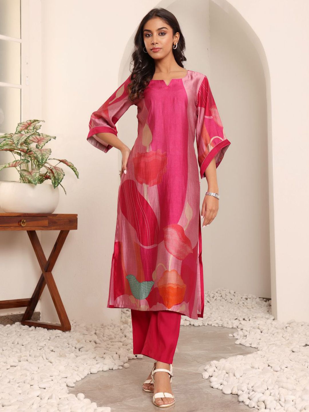 Dhiyona VA Women'sAbstract Printed Notch Neck Chanderi Silk Straight Kurta With Trousers