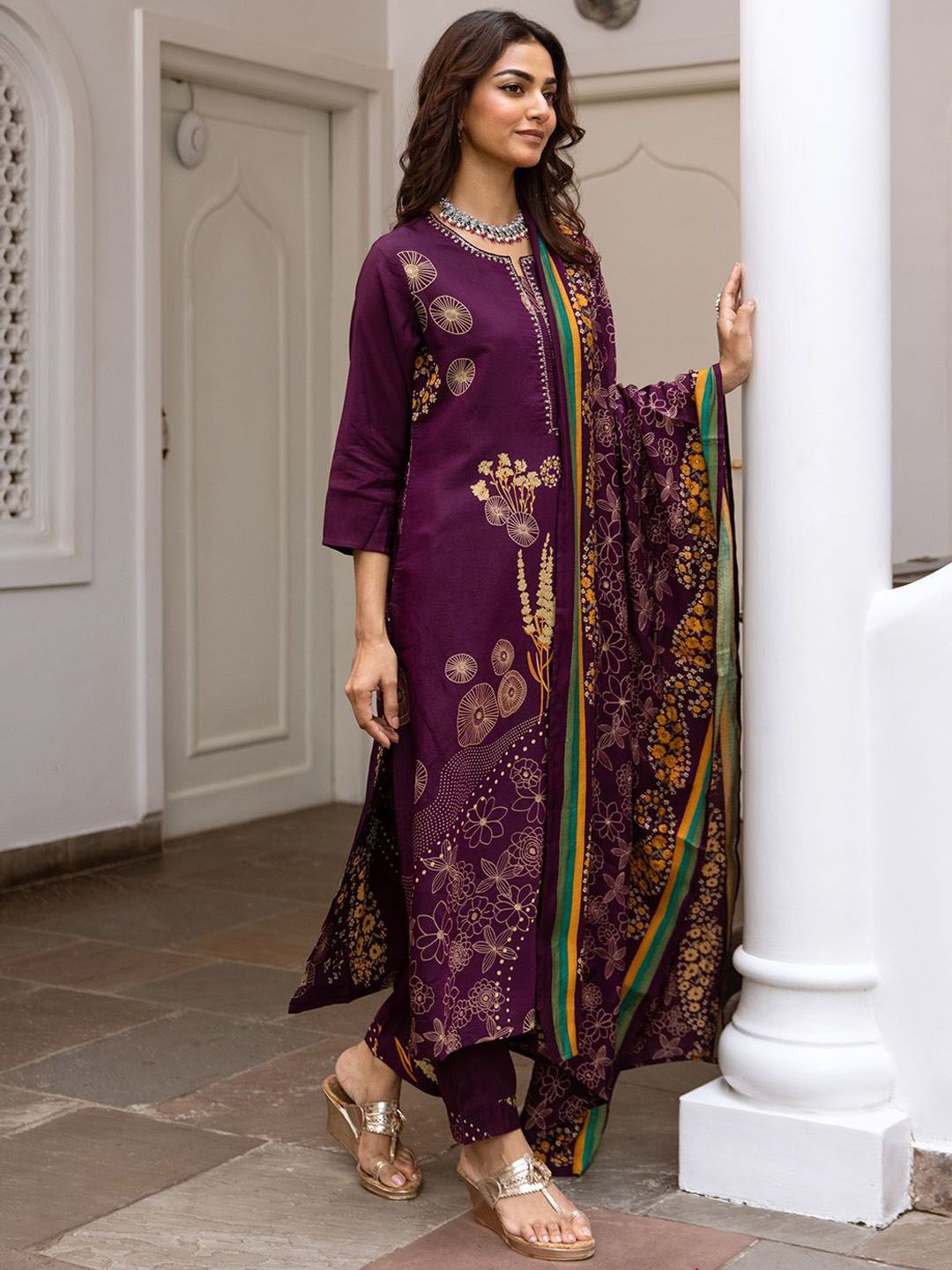 Dhiyona IS Women's Women Floral Printed Regular Thread Work Kurta with Trousers & With Dupatta