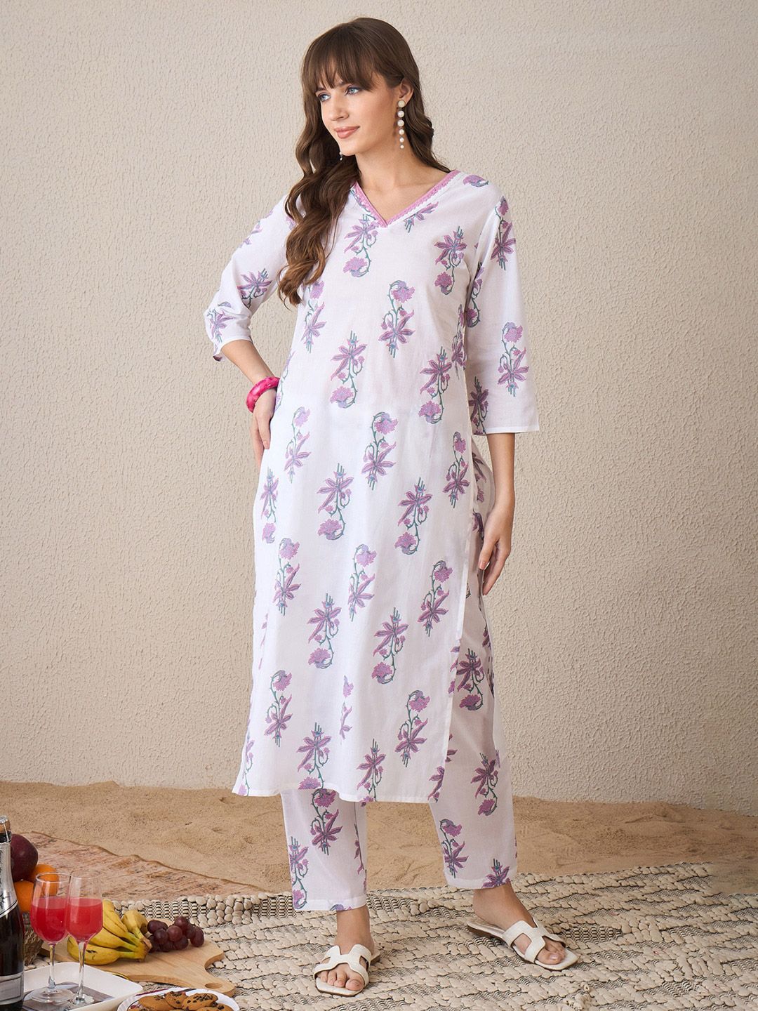 Dhiyona IE Floral Printed V-Neck Pure Cotton Kurta With Trousers